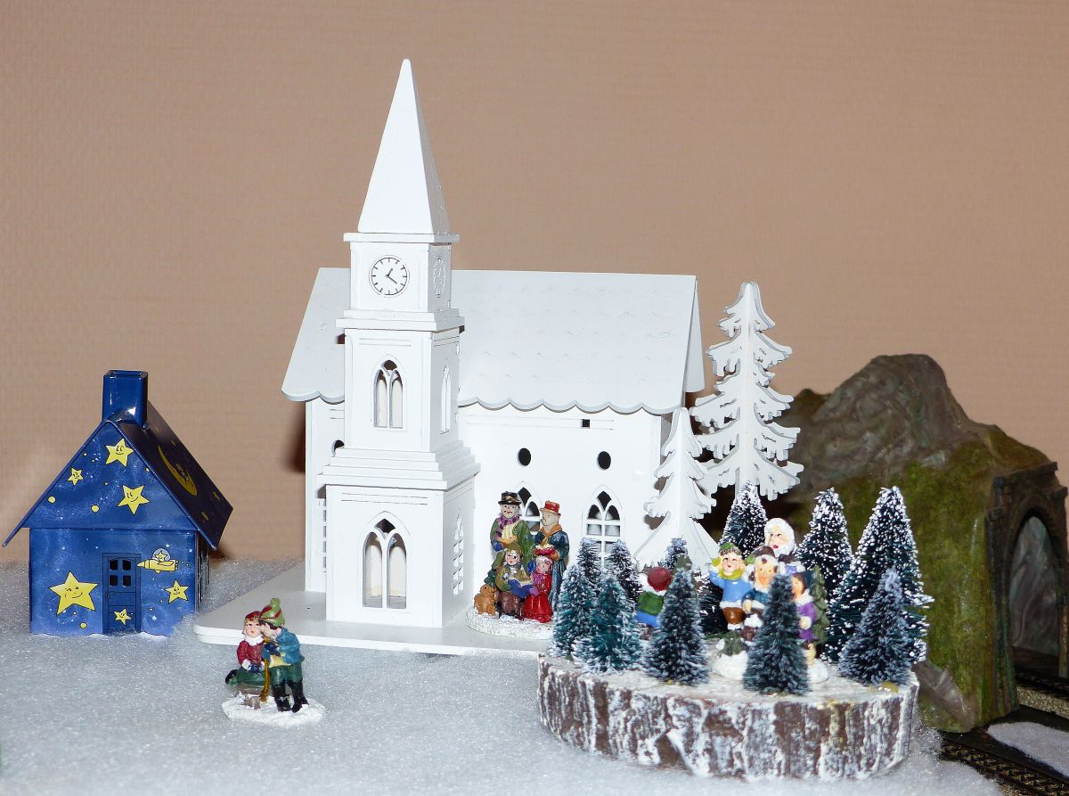 Weihnachtsdorf an unseren Miniatur Eisenbahn 25-12-2019.


Kerstdorp op onze Kerstspoorbaan 25-12-2019.