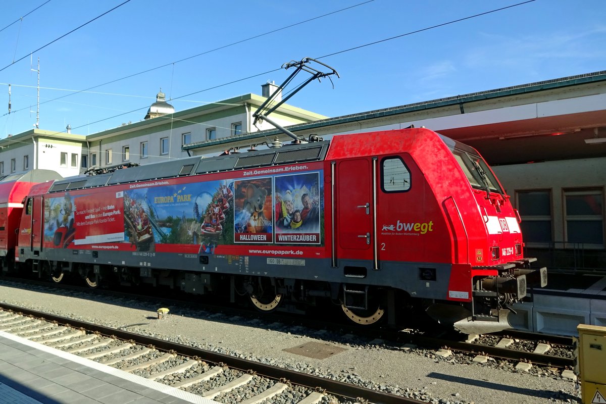 Werbe-TRAXX 146 229 verlässt am 15 September 2019 Heilbronn.