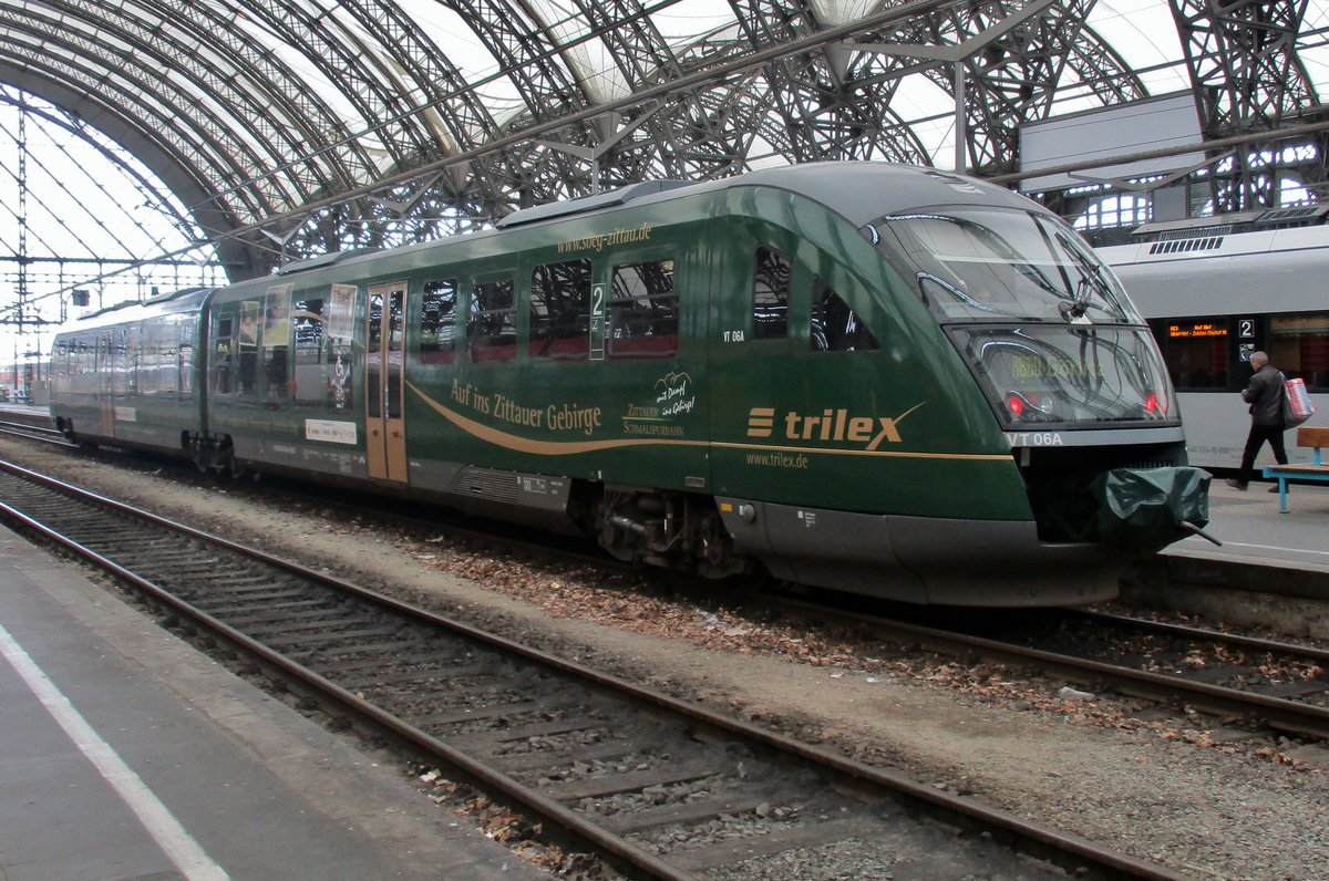 Werbetriebzug TriLex VT-06 steht am 7 April 2017 in Dresden Hbf.
