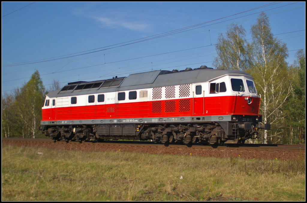 WFL 232 141-2 solo in Berlin Wuhlheide, 23.04.2015
<br><br>
Ausgeliefert wurde die Lok als 132 141-3 an die DR im Jahr 1974. Im Jahr 1992 wurde sie in 232 141-2 umgezeichnet. 2008 war sie bei PCC Rail Szczakowa S.A. im Einsatz. 2014 kam sie zu Rail Time Polska Sp. z o.o.. Seit Januar 2015 ist sie bei der Wedler Franz Logistik GmbH & Co. KG (NVR-Nummer 92 80 1232 141-2 D-WFL)