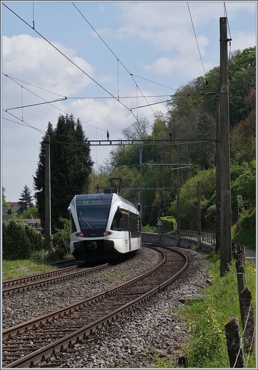 Wie im Jura, so sind auch auf der  Seeline  Betonfahrleitungsmaste zu finden, wie z.B in Berlingen. 23. April 2017