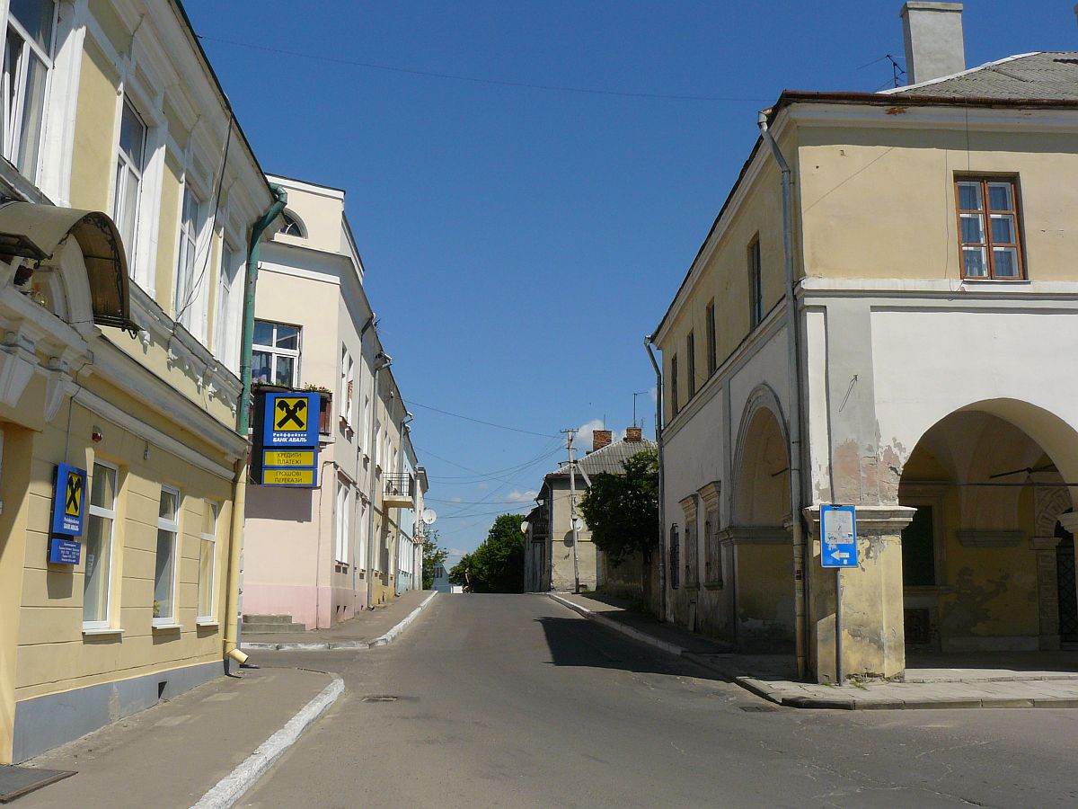 Winnytsjastrasse in Zhovkva, Ukraine 09-05-2014.

Vul. Vinnytsja in Zhovkva, Oekrane 09-05-2014.