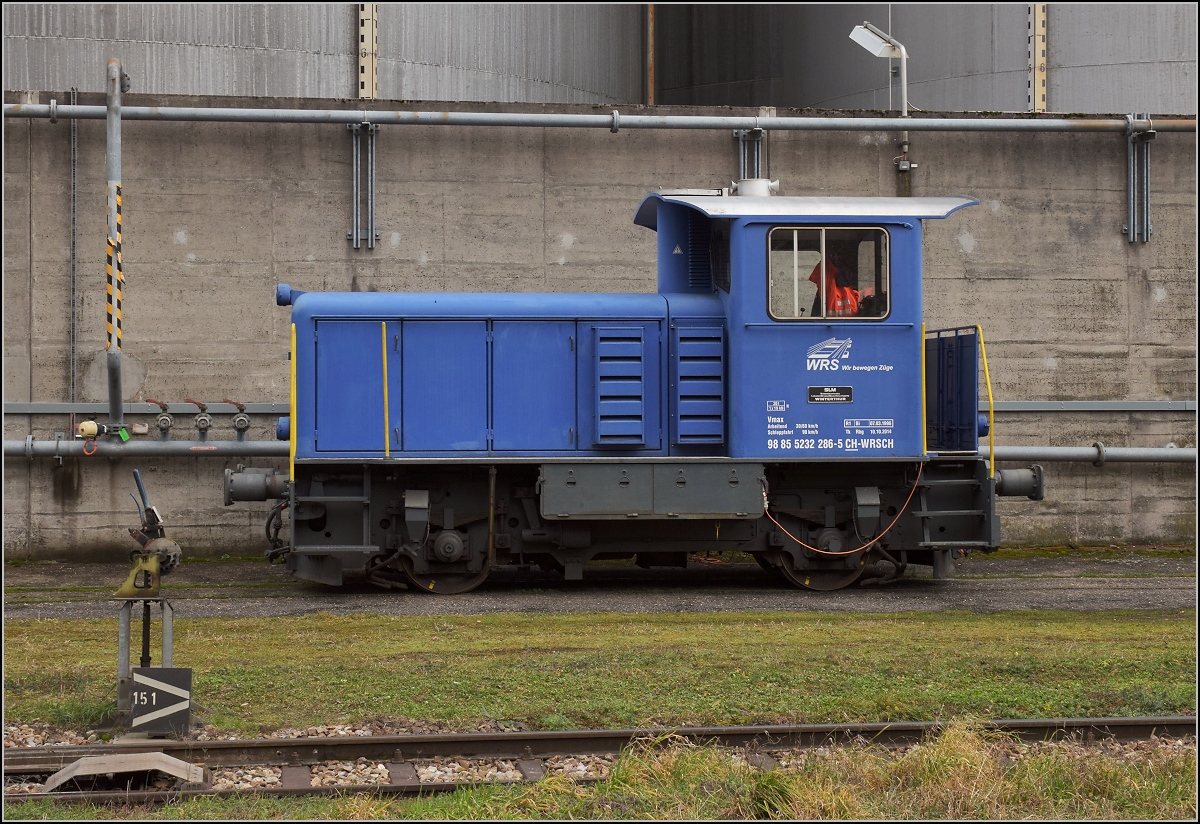 WRS im Auhafen, Tm IV  98 85 5 232 286-5 CH-WRSCH. Diese Lok kam von der SBB über die Sursee-Triengen-Bahn zu Widmer Rail Services. Muttenz, Februar 2020.