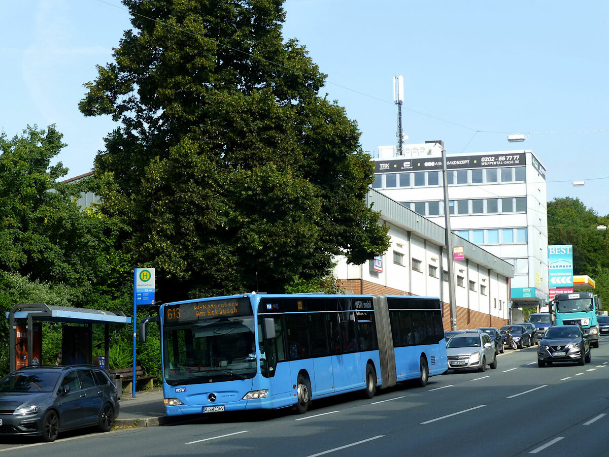 WSW-Bus 1169 auf der Linie 613 an der Haltestelle Bayreuther Straße, 22. Juli 2020