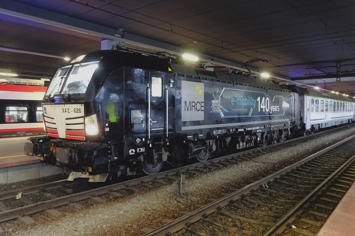 X4E-626 treft in Poznan Glowny neuer Stil am Gleis 2 ein am 23 Augustus 2021. Wdegen wieder ein Streik bei DB war dieser Zug limitiert von/bis Rzepin.