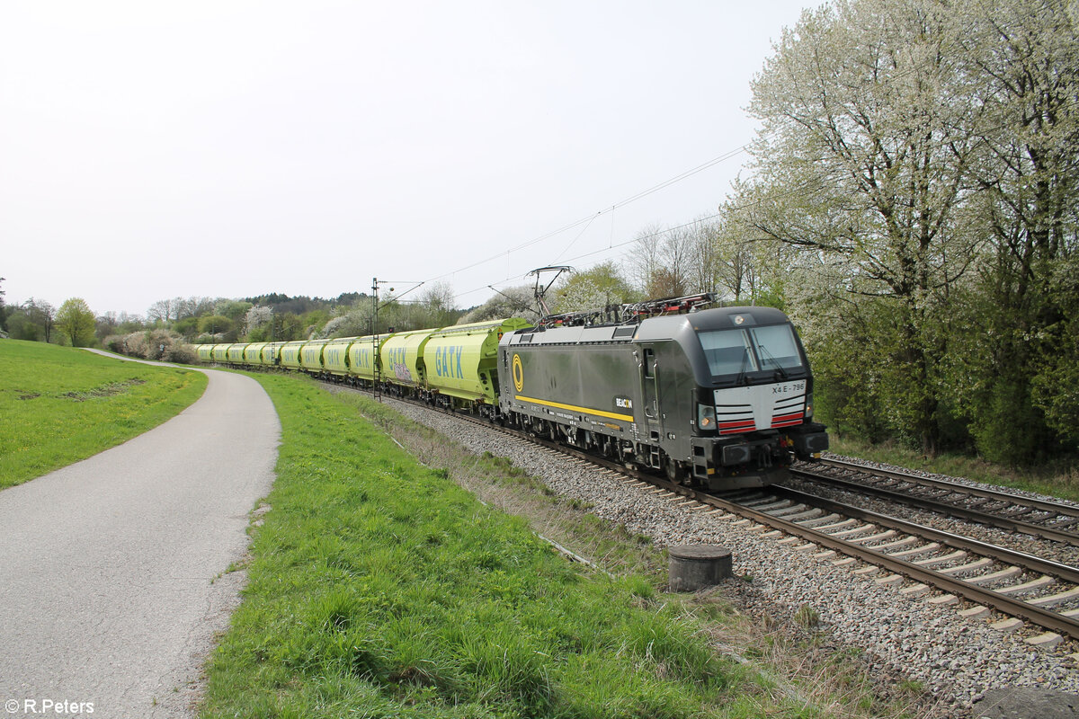 X4E 796 alias 193 796 zieht bei P�lling ein Getreidezug. 07.04.24