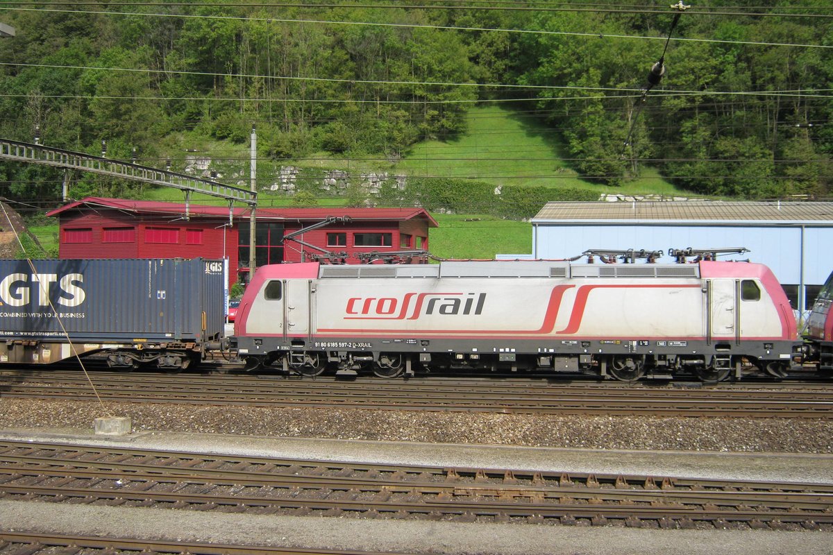 XR 185 597 steht am 23 September 2011 in Erstfeld.