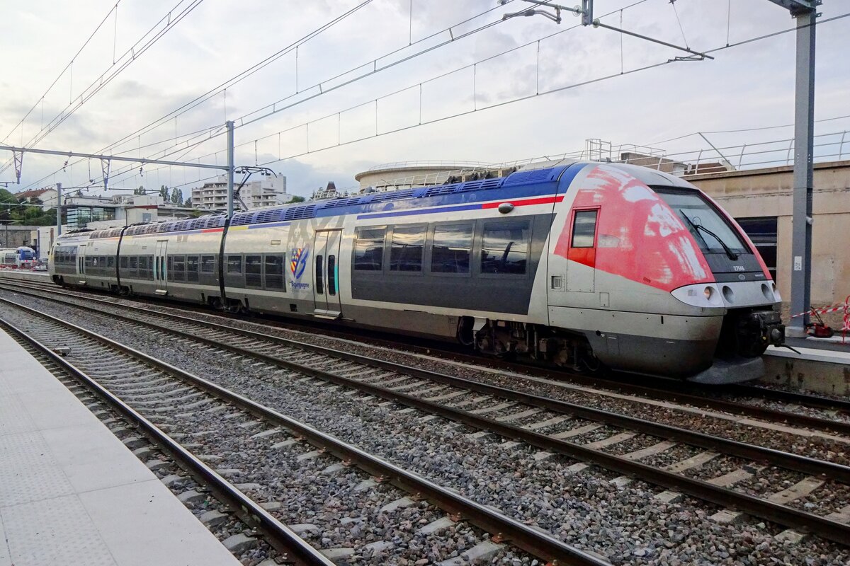 Z-27546 treft am 18 September 2021 in Dijon-Ville ein.