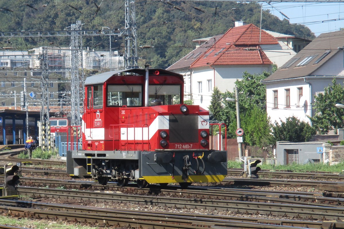 ZSSK 712 440 töfft durch Bratislava hl.st. am 12 September 2018.