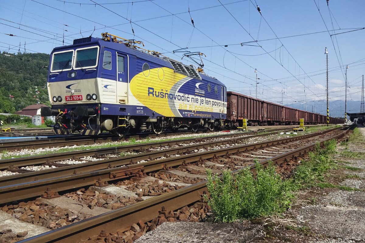 ZSSK Cargo 363 105 treft am 25 Augustus 2021 mit ein Leerkohlezug in Zilina ein.