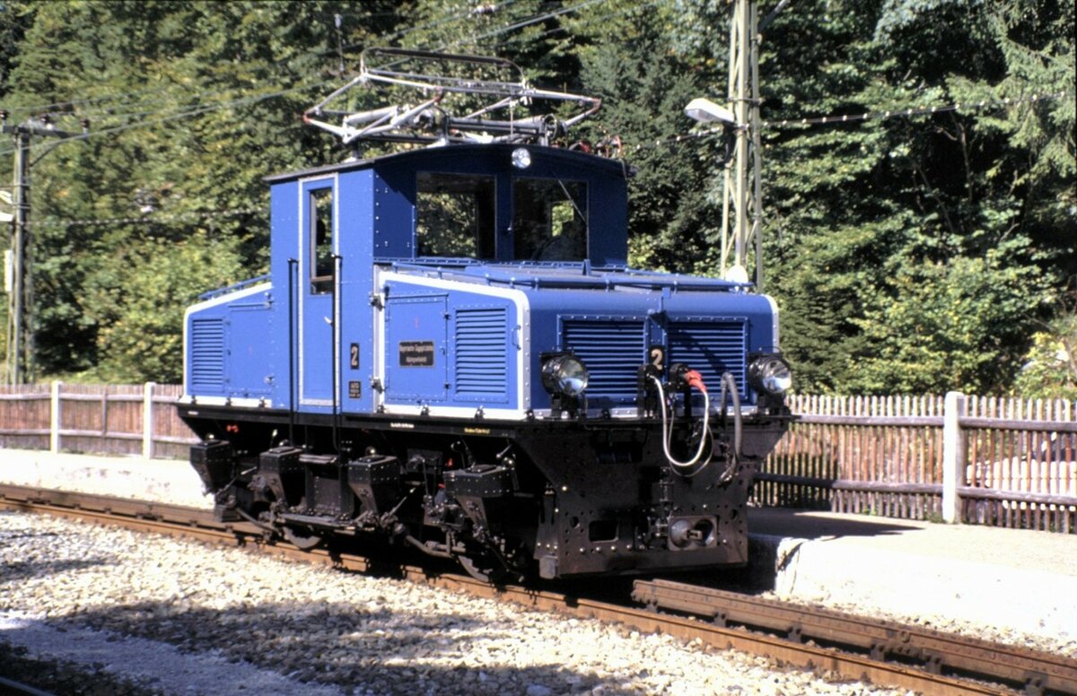 Zugspitzbahn Lok Nr.2 Bo von AEG Baujahr 1929 am 24.08.1983 in Grainau, heute als Denkmal in Garmisch-Partenkirchen.
