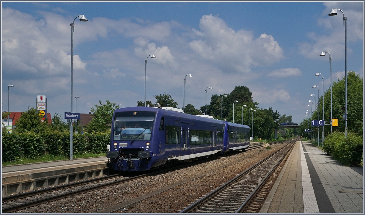 Zwei VT 650 als BOB Regionalzug nach Friedrichshafen beim Halt in Meckenbeurren. 
16. Juli 2016