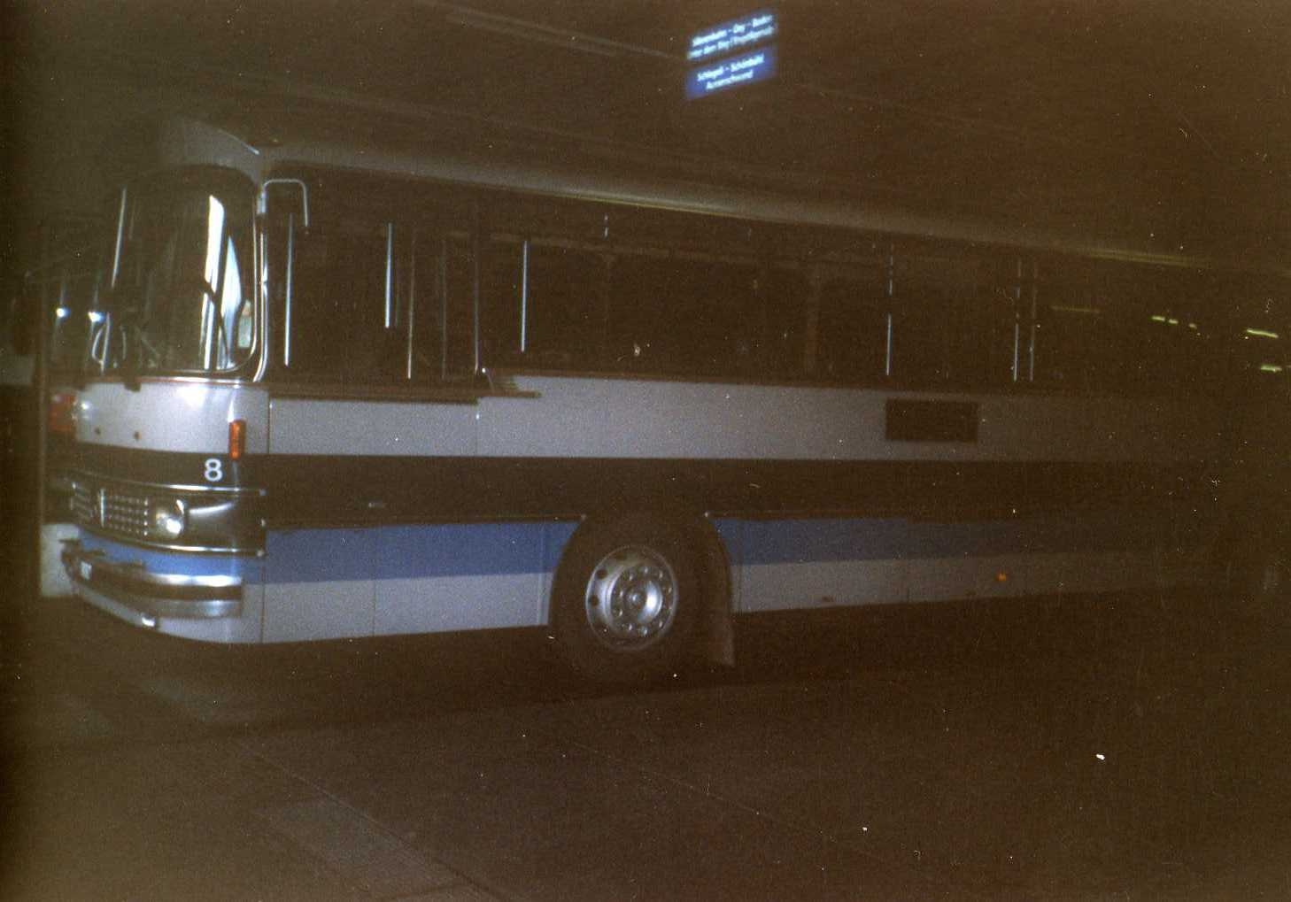 (015'729) - Aus dem Archiv: AFA Adelboden - Nr. 8/BE 26'708 - Setra (ex TPYG Yverdon Nr. 2) im Oktober 1996 im Autobahnhof Adelboden (Teilaufnahme)
