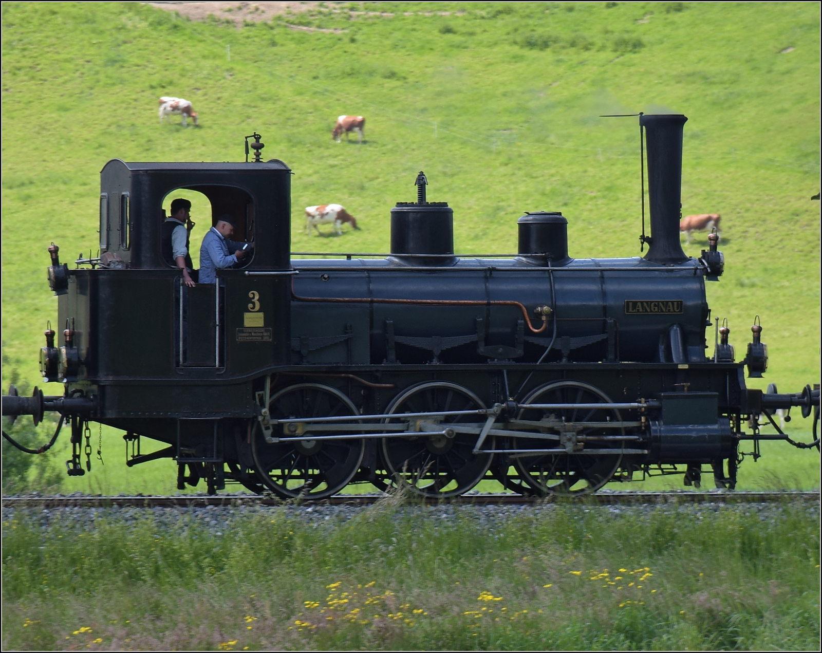 150 Jahre Emmentalbahn. 

Ed 3/3 3 'Langnau' der Emmentalbahn ist der 144-jhrige Star des Festes, hier etwas genauer betrachtet. Bowil Bchlen, Mai 2025.