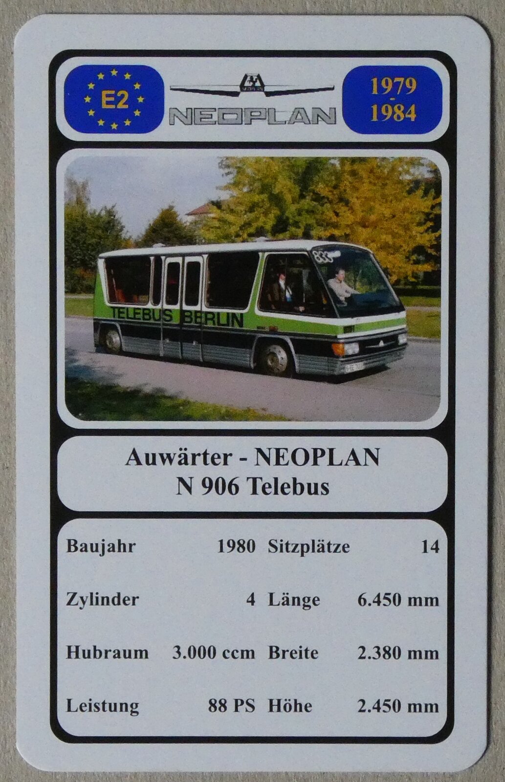 (279'786) - Quartett-Spielkarte mit Auwrter - NEOPLAN N 906 Telebus von 1980 am 31. August 2025 in Thun