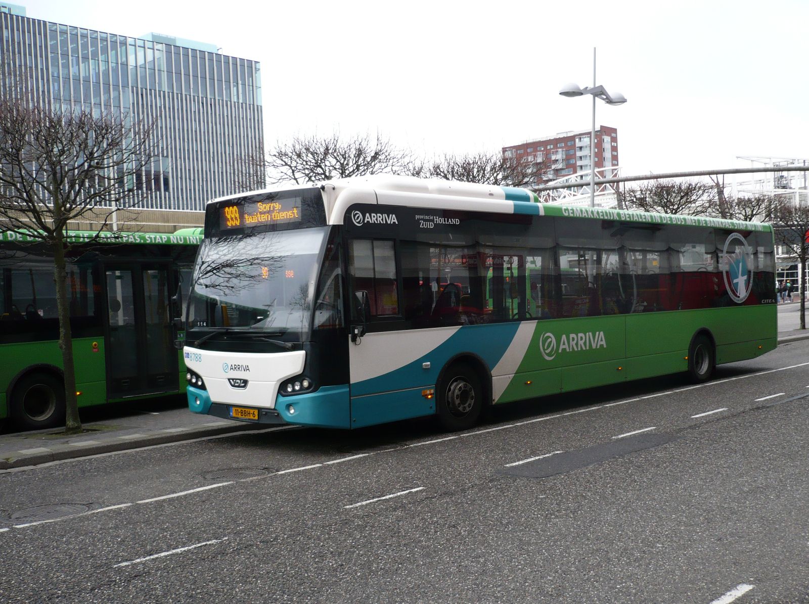 Arriva Bus 8788 DAF VDL Citea LLE120 Baujahr 2012. Stationsplein, Leiden 20-02-2023.

Arriva bus 8788 DAF VDL Citea LLE120 bouwjaar 2012. Stationsplein, Leiden 20-02-2023.