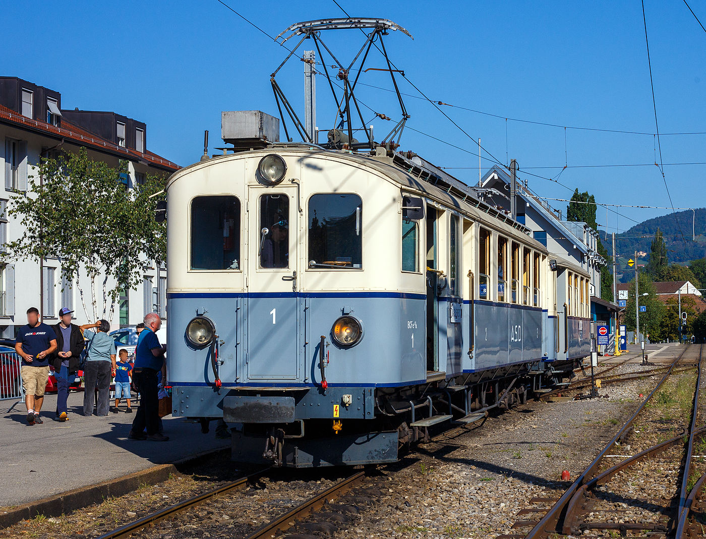 Auch bei der Museumsbahn Blonay–Chamby wurde das „125-Jahr-Jubiläum“ der Linie Bex-Villars (später BVB) gefeiert („Le Chablais en fête“).  

Der elektrische Personentriebwagen mit Gepäckabteil A.S.D. BCFe 4/4 No.1 «TransOrmonan» der TPC mit dem zweiachsigen 3. Klasse Personenwagen A.S.D. C² 35 ist am 9 September 2023 im Bahnhof Blonay, als Gastfahrzeug der TPC zu Besuch bei der BC.