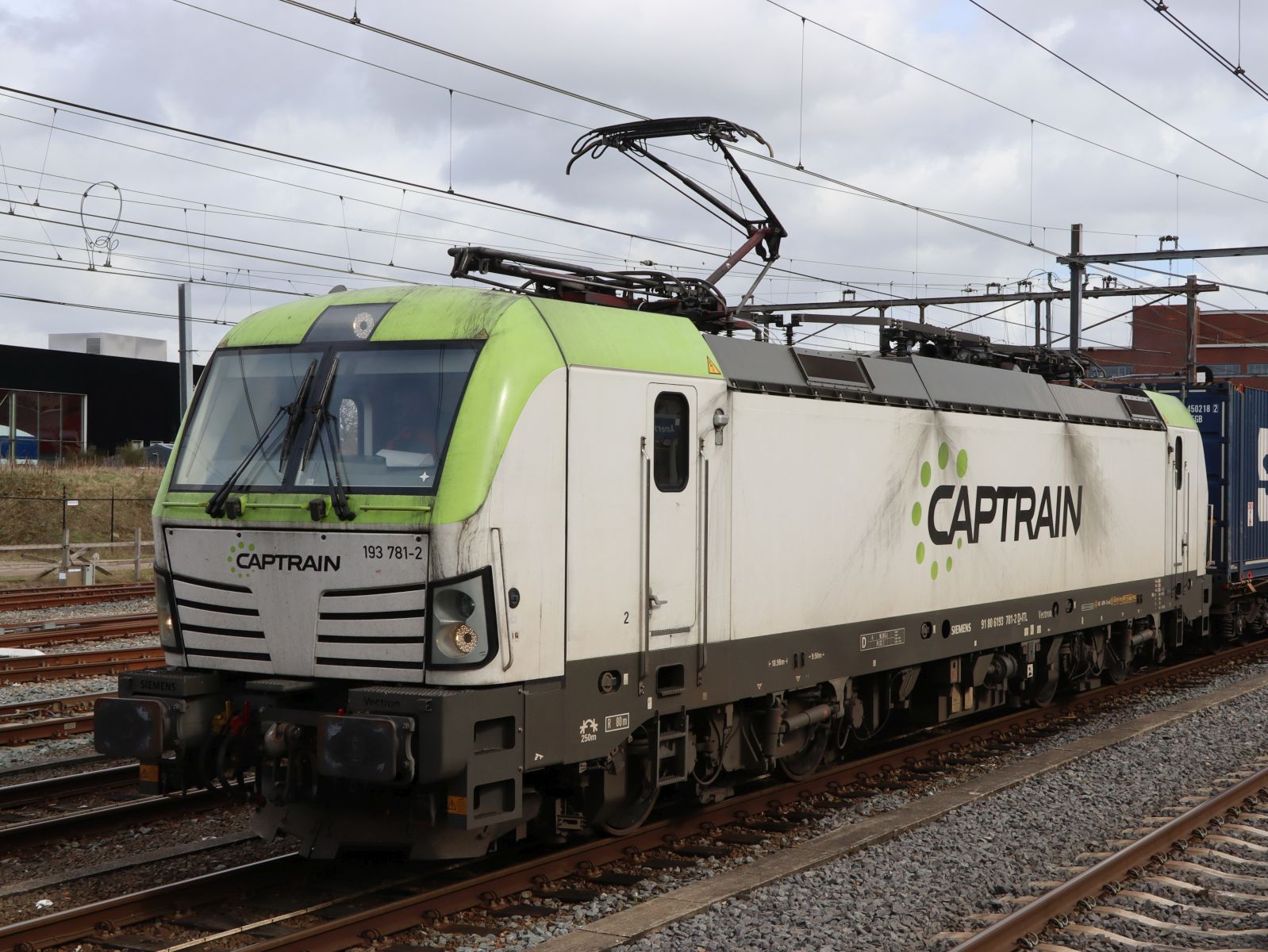 Captrain Lokomotive 193 781-2 ( 91 80 6193 781-2 D-ITL) Gleis 8 Bahnhof Amersfoort, Niederlande  12-03-2026.

Captrain locomotief 193 781-2 ( 91 80 6193 781-2 D-ITL) spoor 8 station Amersfoort centraal 12-03-2026.