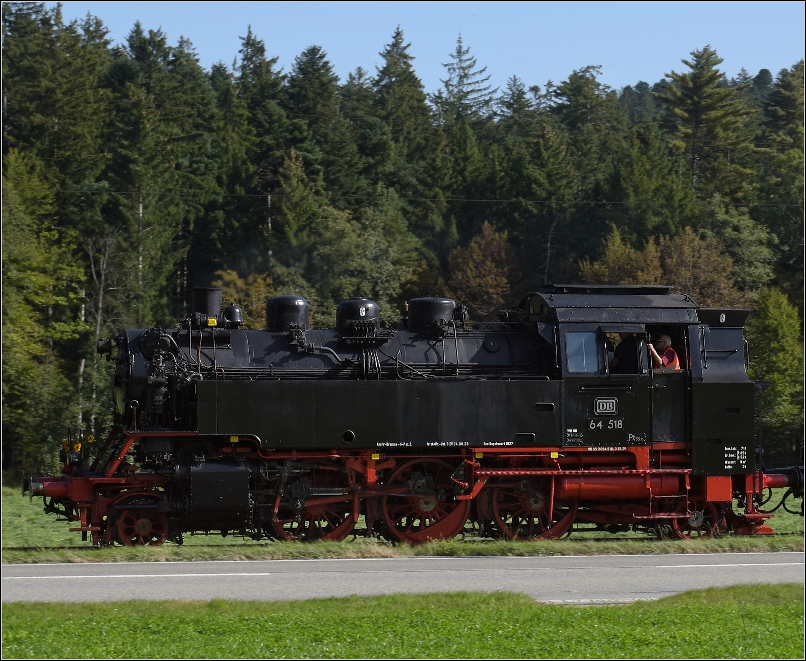 Dampftage Huttwil mit frisch genesenem Bubikopf. 

Genauer Blick auf 64 518 im Herrengraben. Oktober 2023