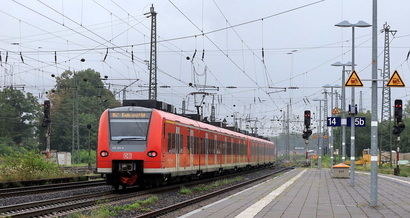 DB 425 102/602 + 103/603 als RB 27 nach Koblenz. Neuwied 04.08.2024