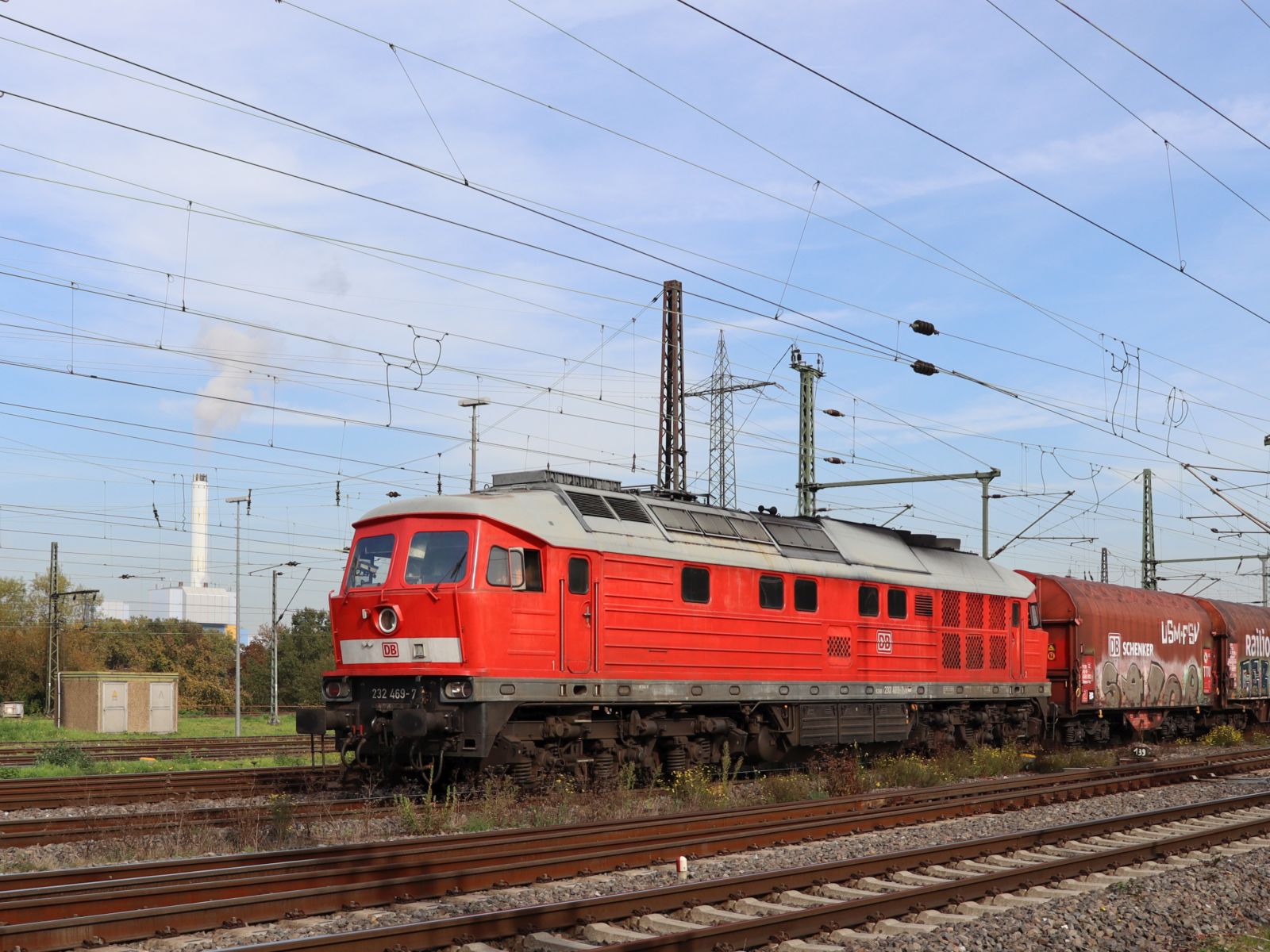 DB Cargo Diesellokomotive 232 469-7 G�terbahnhof Oberhausen West 18-10-2024.


DB Cargo diesellocomotief 232 469-7 goederenstation Oberhausen West 18-10-2024.