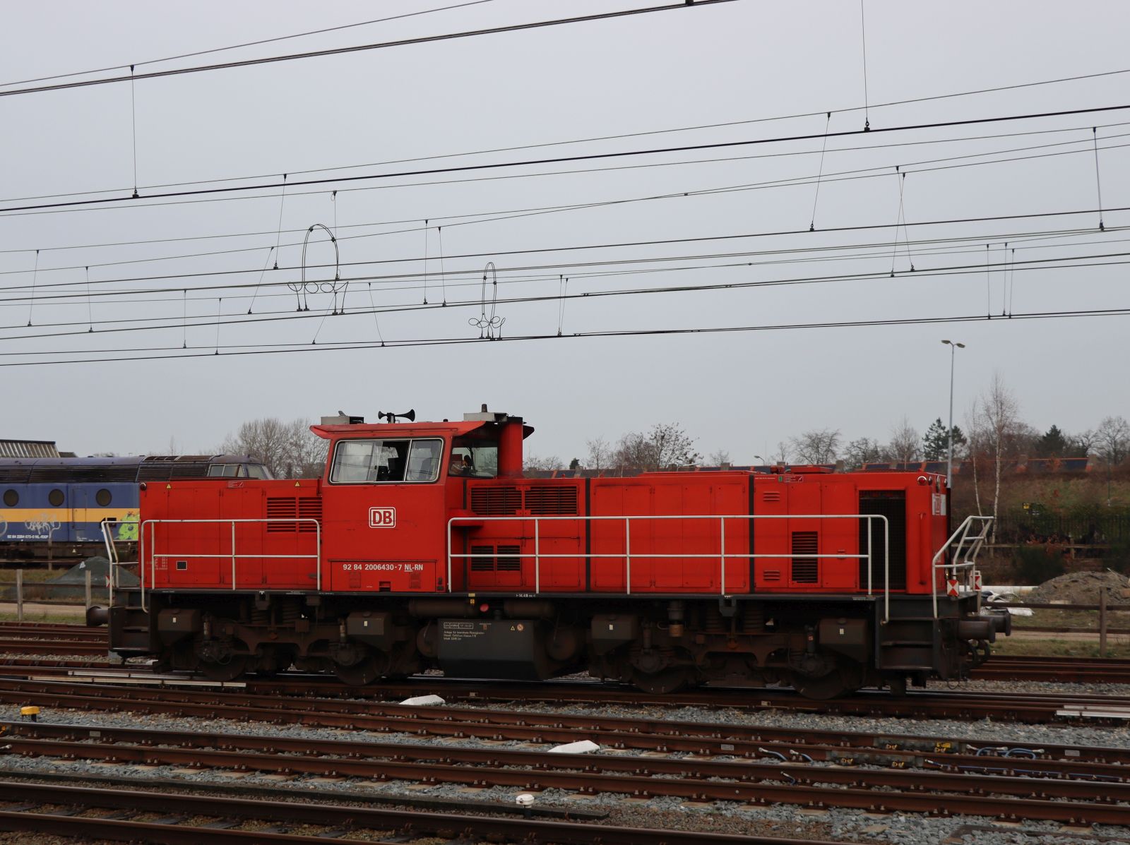 DB Cargo Diesellokomotive 6430 (92 84 2006 430-7 NL-RN)  Jan Adrianus  Bahnhof Amersfoort Centraal 20-02-2024.

DB Cargo dieselloc 6430 (92 84 2006 430-7 NL-RN) genaamd  Jan Adrianus  station Amersfoort Centraal 20-02-2024.