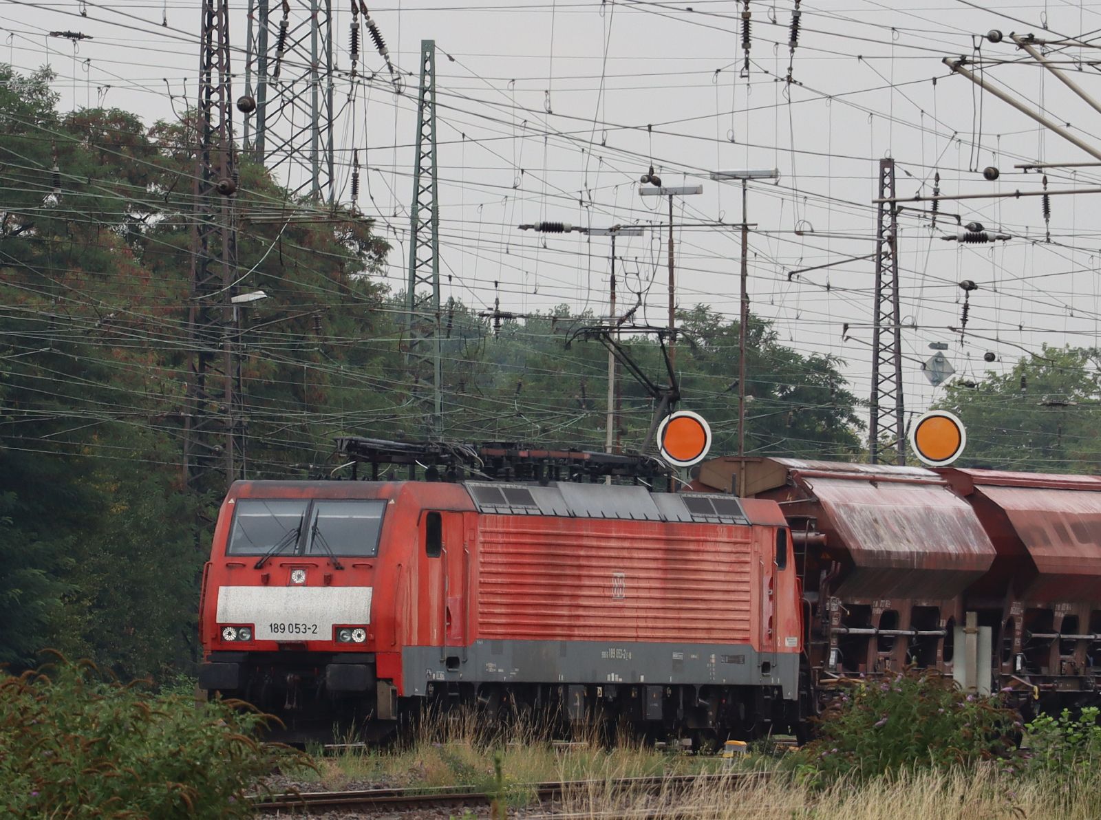 DB Cargo Lokomotive 189 053-2 G�terbahnhof Oberhausen West 18-08-2022.

DB Cargo locomotief 189 053-2 goederenstation Oberhausen West 18-08-2022.
