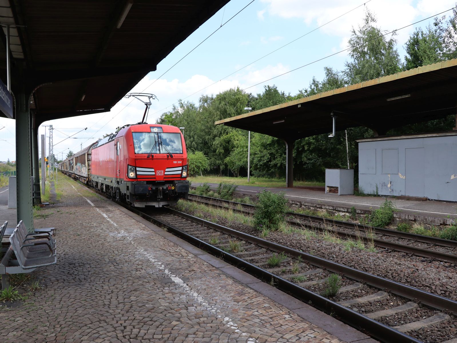 DB Cargo Lokomotive 193 332-4 (91 80 6193 332-4 D-DB) Gleis 2 Bahnhof Kaldenkirchen 24-07-2025.

DB Cargo locomotief 193 332-4 (91 80 6193 332-4 D-DB) spoor 2 station Kaldenkirchen 24-07-2025.