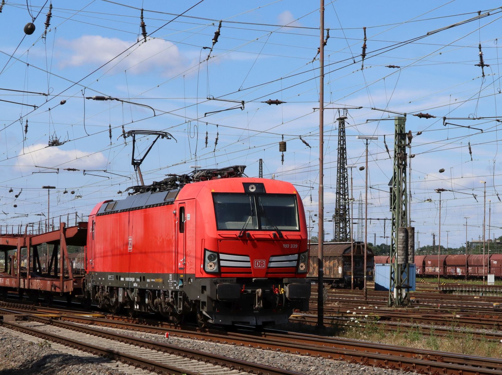 DB Cargo Lokomotive 193 339-9 Gterbahnhof Oberhausen West 11-07-2024.

DB Cargo locomotief 193 339-9 goederenstation Oberhausen West 11-07-2024.