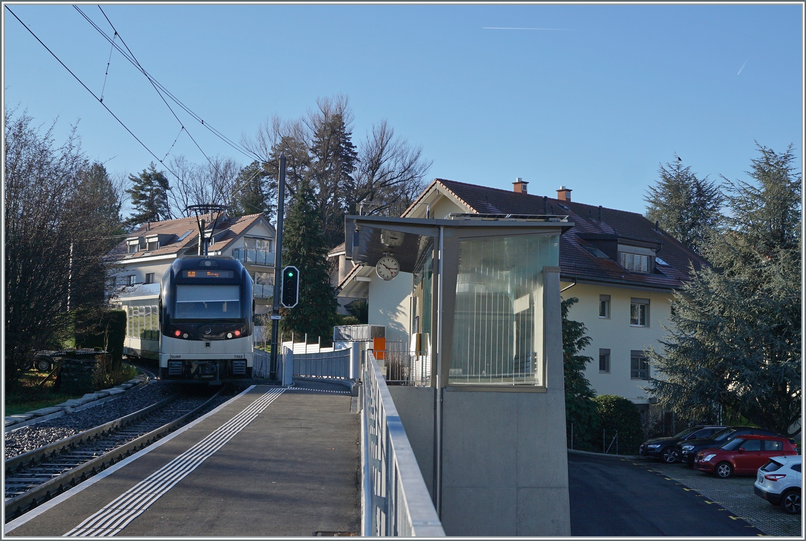 Der CEV MVR ABeh 2/6 7502 Verlässt die neue Haltestelle Vevey Vignerons in Richtung Blonay.

7. Jan. 2023