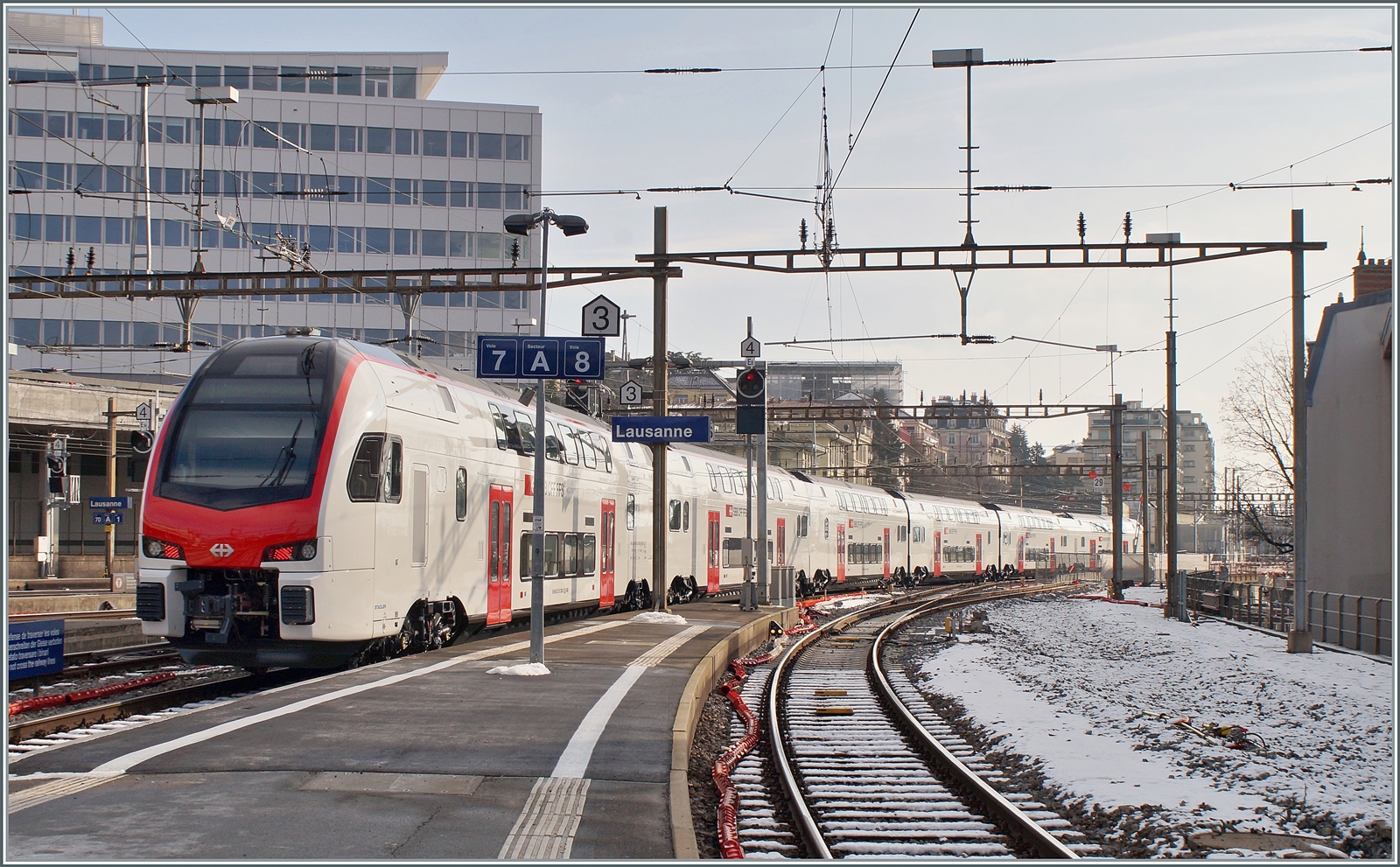 Der neue Fernverkehrs RABe 512 bei Probefahrten in Lausanne. 

25. Jan. 2023