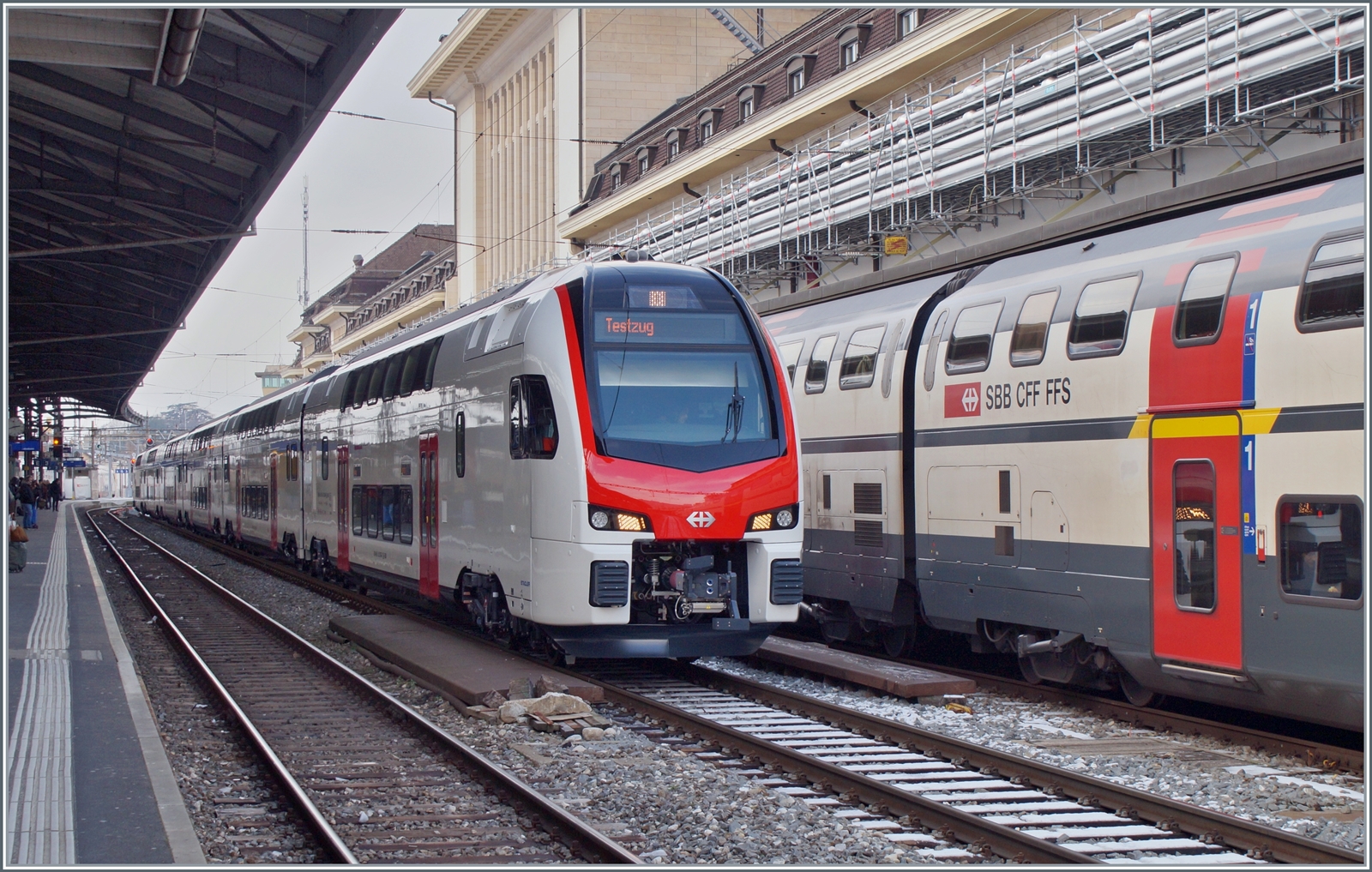 Der neue SBB RABe 512 008 (94 85 0 512 008-9 CH-SBB) für den Fernverkehr bei einer Test-Fahrt in Lausanne. 

23.01.2023