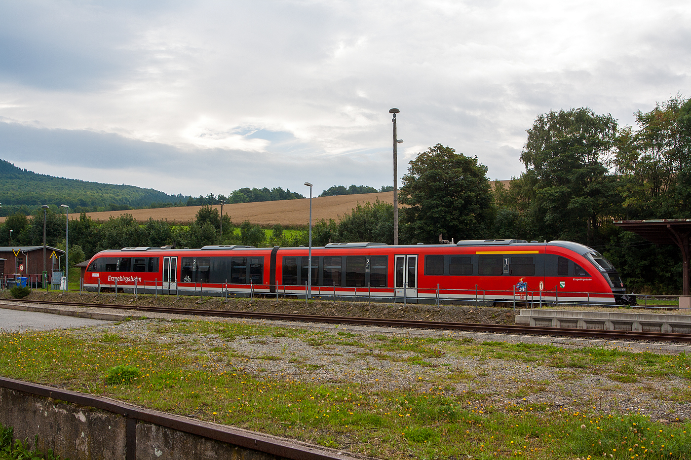 Der Siemens Desiro Classic 642 055 / 642 555  Stadt Augustusburg  der Erzgebirgsbahn (DB Regio) steht am 26 August 2013 im Bahnhof Cranzahl.