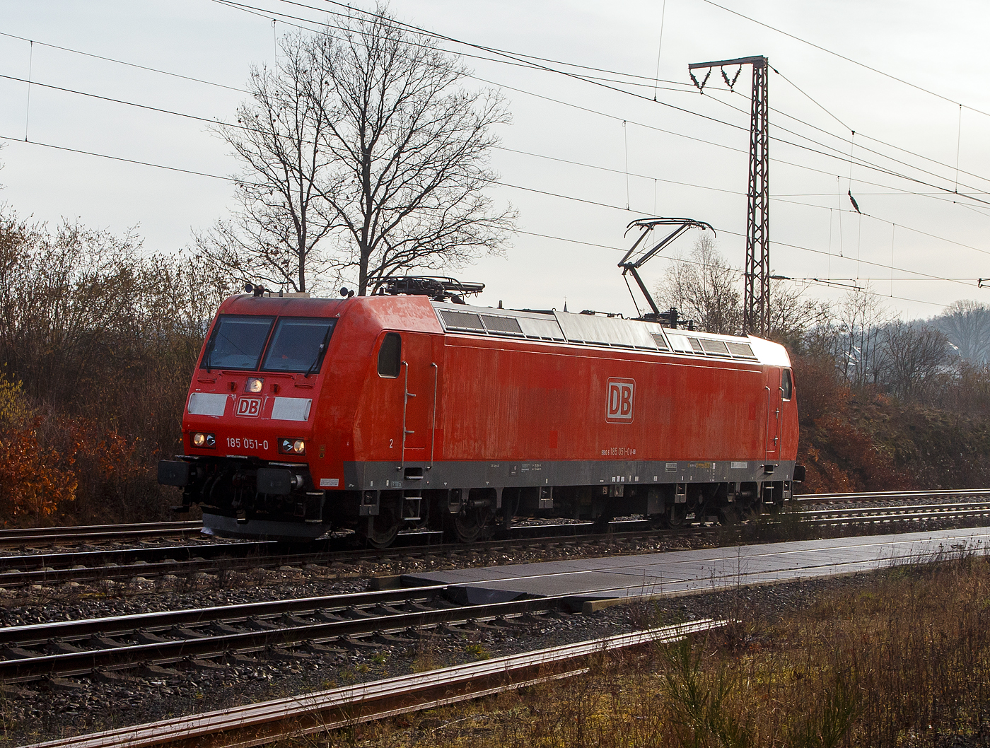 Die 185 052-8 (91 80 6185 052-8 D-DB) der DB Cargo AG fhrt am 22.02.2023 fhrt auf Tfzf (Triebfahrzeugfahrt) durch Rudersdorf (Kr. Siegen) in Richtung Kreuztal.

Die TRAXX F140 AC1 wurde 2001 von der Bombardier in Kassel unter der Fabriknummer 33457 gebaut.