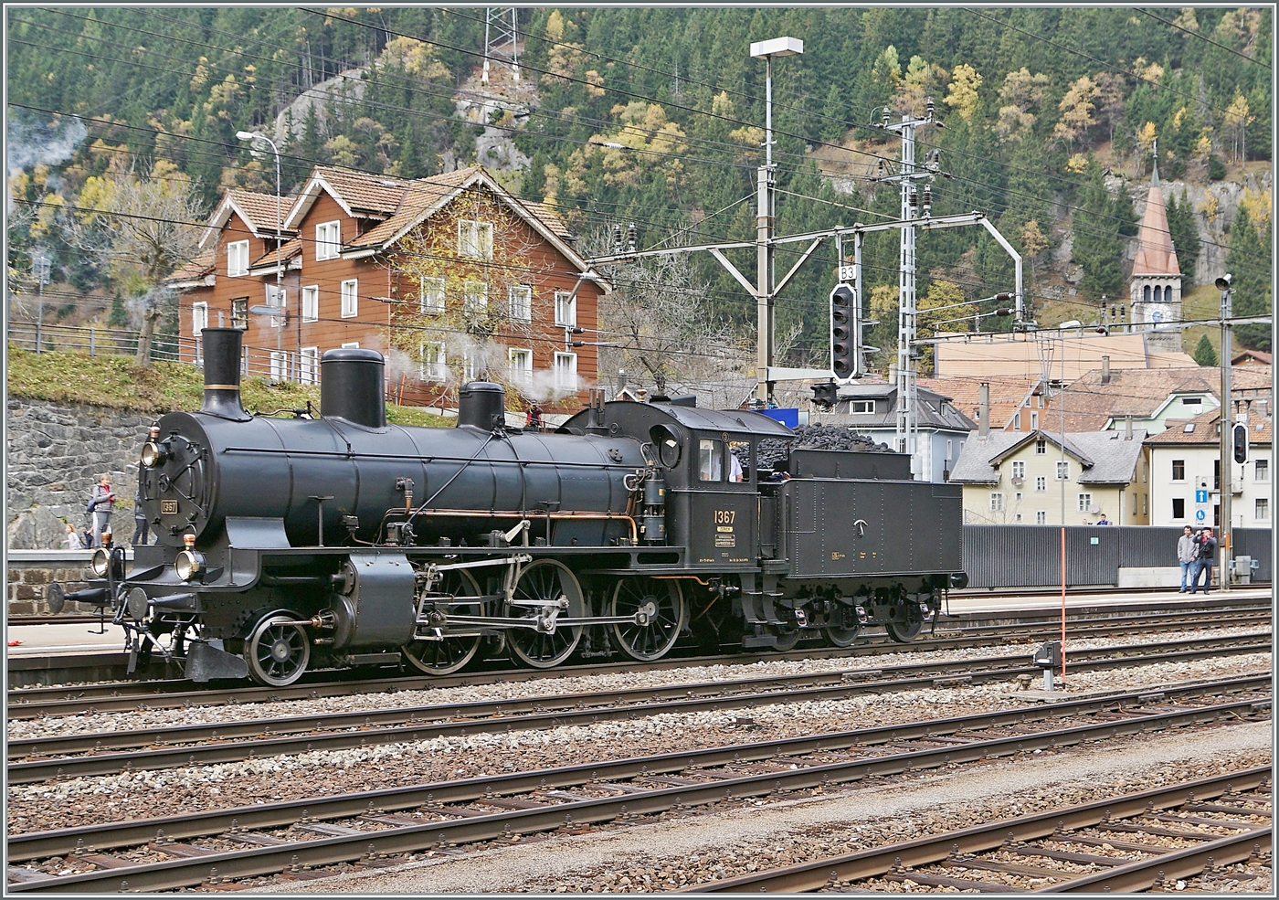 Die formschöne B 3/4 1367 SBB Historic rangiert in Göschenen.

21. Oktober 2017