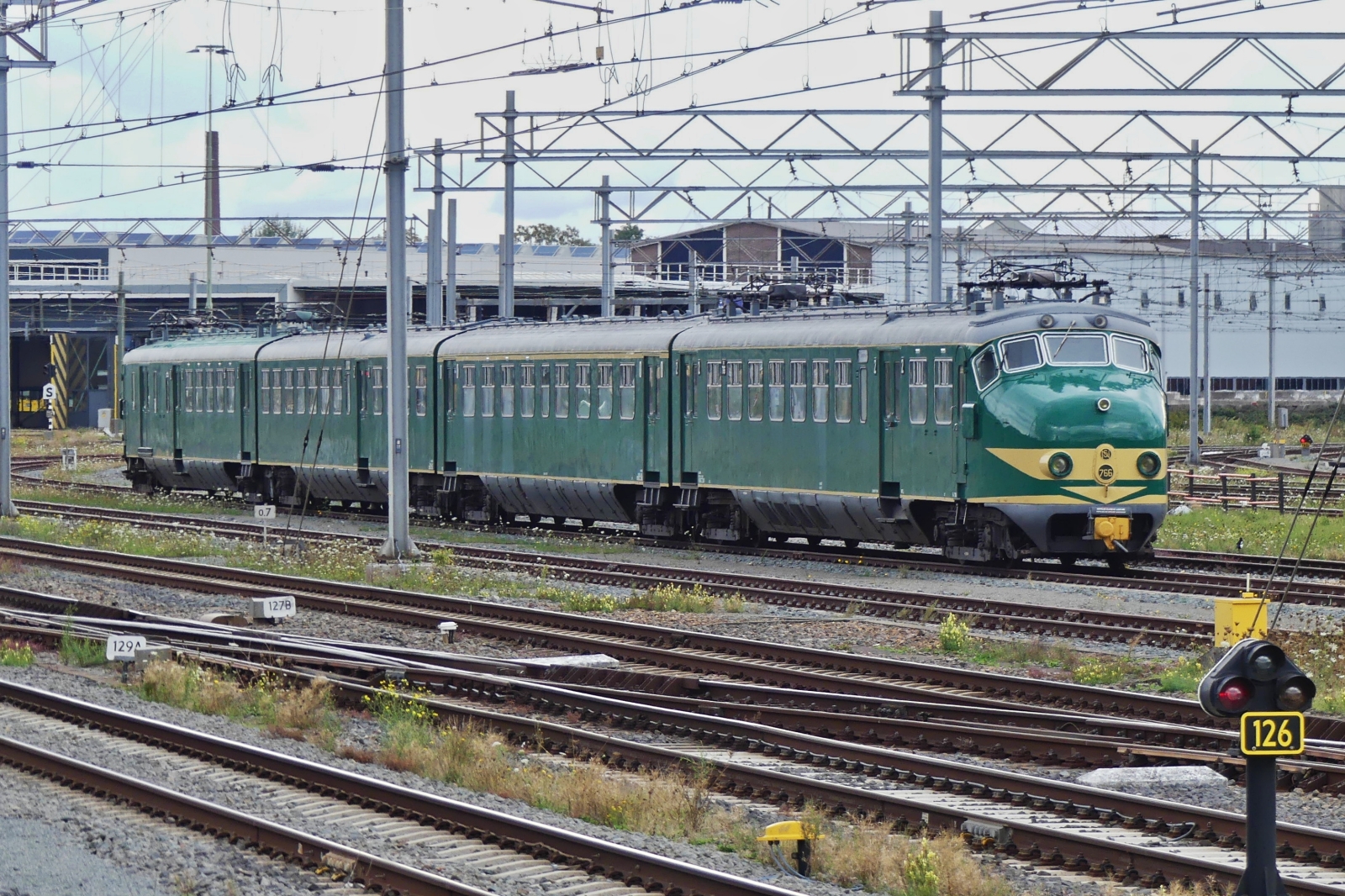 Museumstriebzug NS 766 (Mat‘ 54), habe ich durch Zufall im Bahnhof von Maastricht gesehen. 09.2026