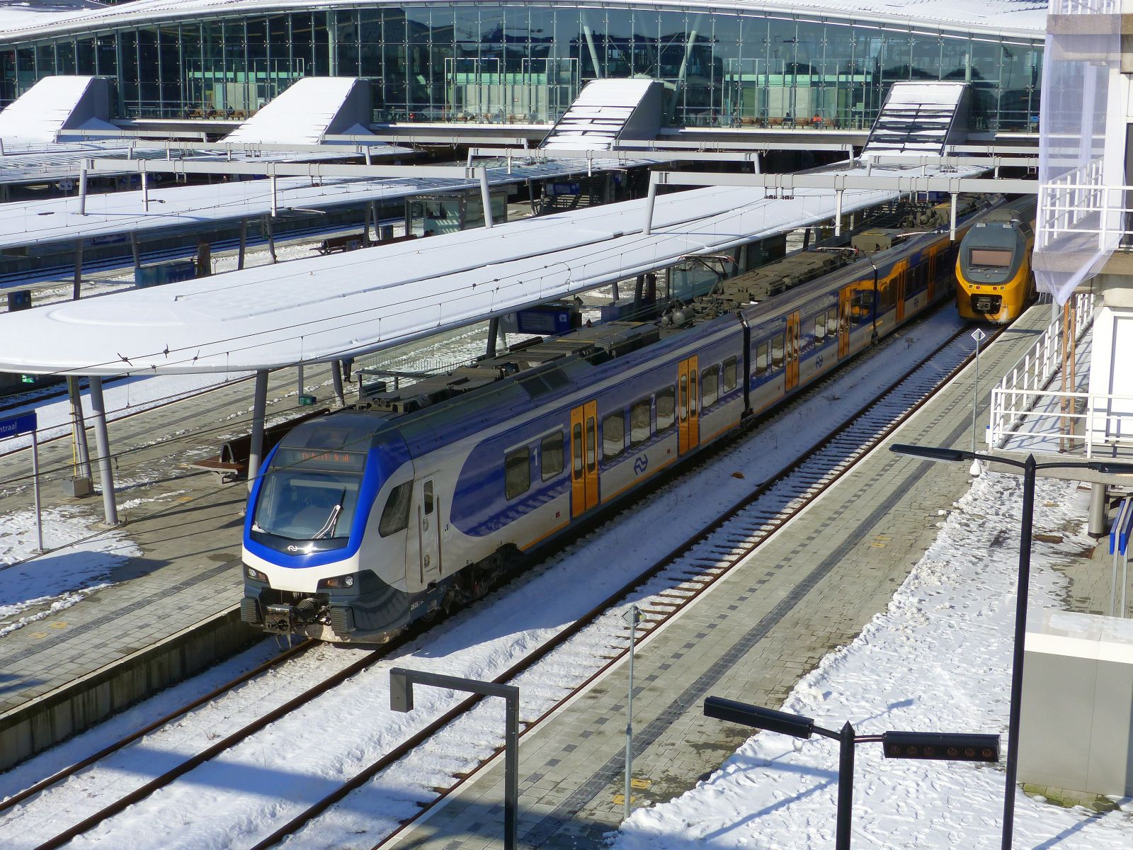 NS FLIRT Triebzug 2525 Gleis 8 Utrecht Centraal Station 11-02-2021.

NS FLIRT treinstel 2525 spoor 8 Utrecht Centraal Station 11-02-2021.