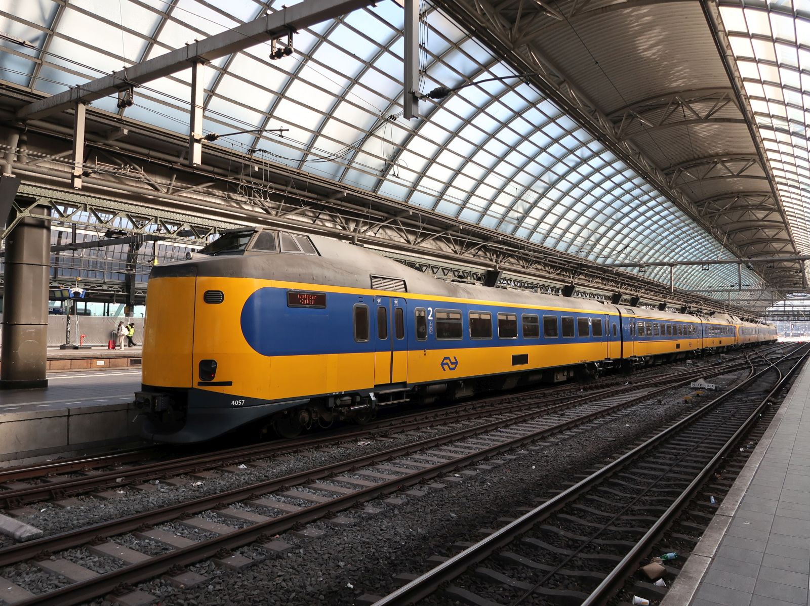 NS ICM-III Triebzug 4057 und 4076 Gleis 10bm Amsterdam Centraal Station 17-02-2025.

NS ICM-III treinstel 4057 en 4076 spoor 10bm Amsterdam Centraal Station 17-02-2025.