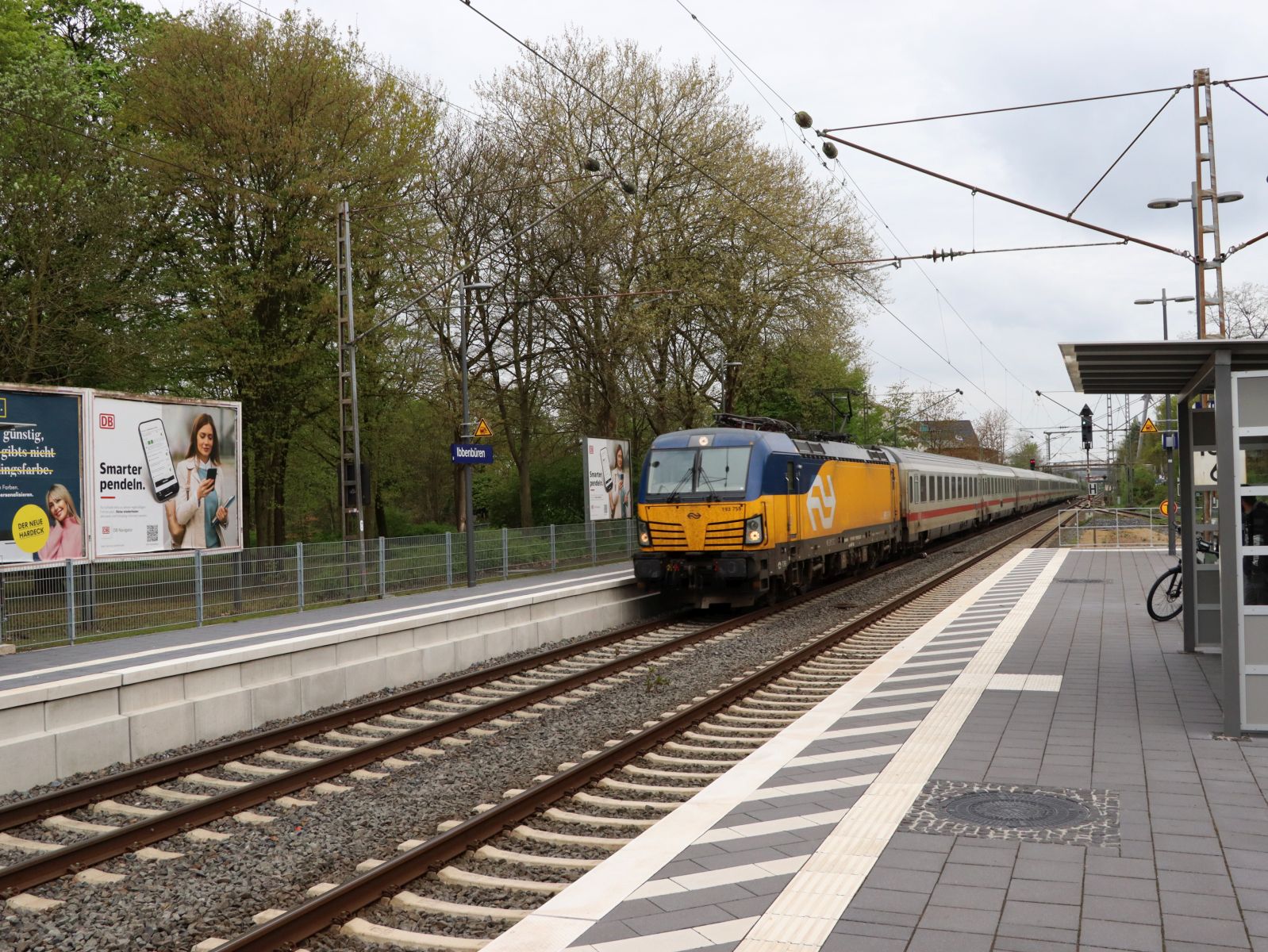NS Lokomotive 193 759-8 (91 80 6193 759-8 D-ELOC) Baujahr 2019 Bahnhof Ibbenb�ren, Deutschland 17-04-2025.

NS locomotief 193 759-8 (91 80 6193 759-8 D-ELOC) bouwjaar 2019 Station Ibbenb�ren, Duitsland 17-04-2025.