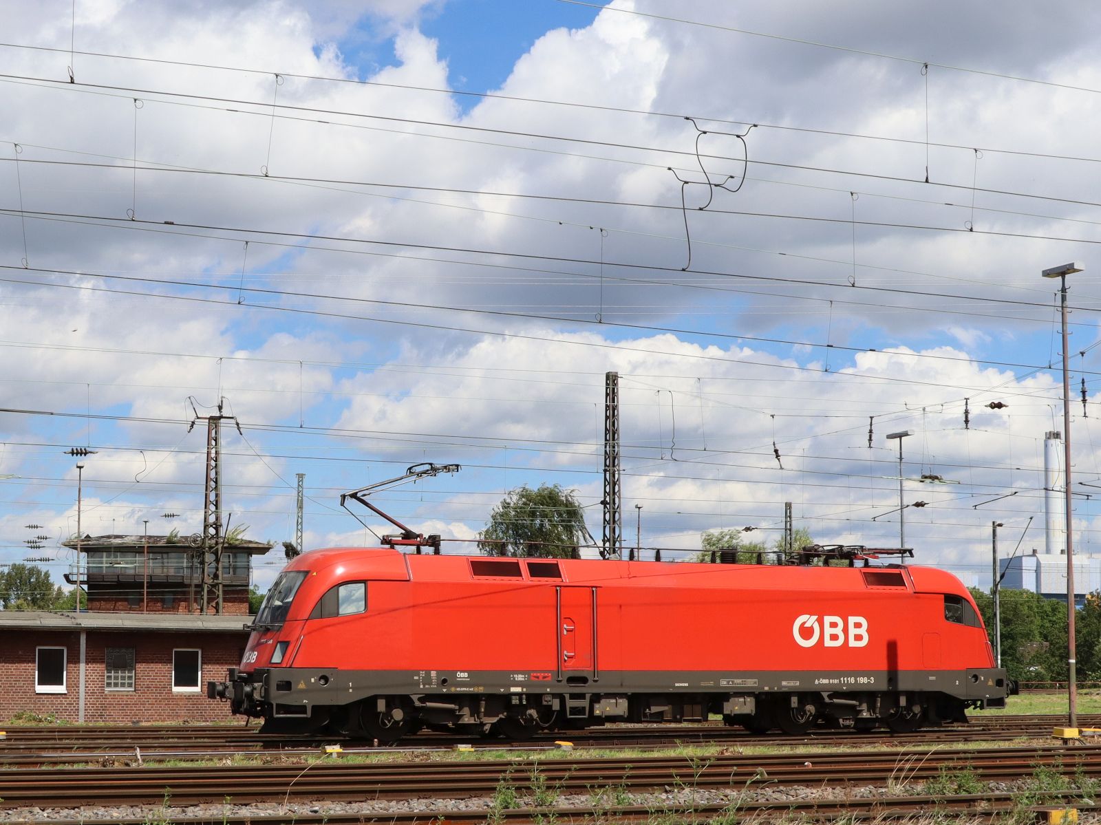�BB Taurus Lokomotive 1116 198-3 G�terbahnhof Oberhausen West, Deutschland 11-07-2024.

�BB Taurus locomotief 1116 198-3 goederenstation Oberhausen West Duitsland 11-07-2024.