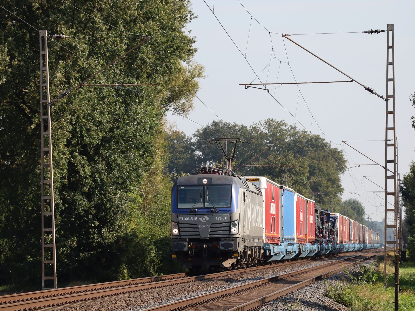 PKP Cargo Lokomotive EU46 515 / 193 515 (91 51 5370 027-2 PL-PKPC) bei Bahn�bergang Wasserstrasse, Hamminkeln, Deutschland 19-09-2024. 

PKP Cargo locomotief EU46 515 / 193 515 (91 51 5370 027-2 PL-PKPC) bij overweg Wasserstrasse, Hamminkeln, Duitsland 19-09-2024.