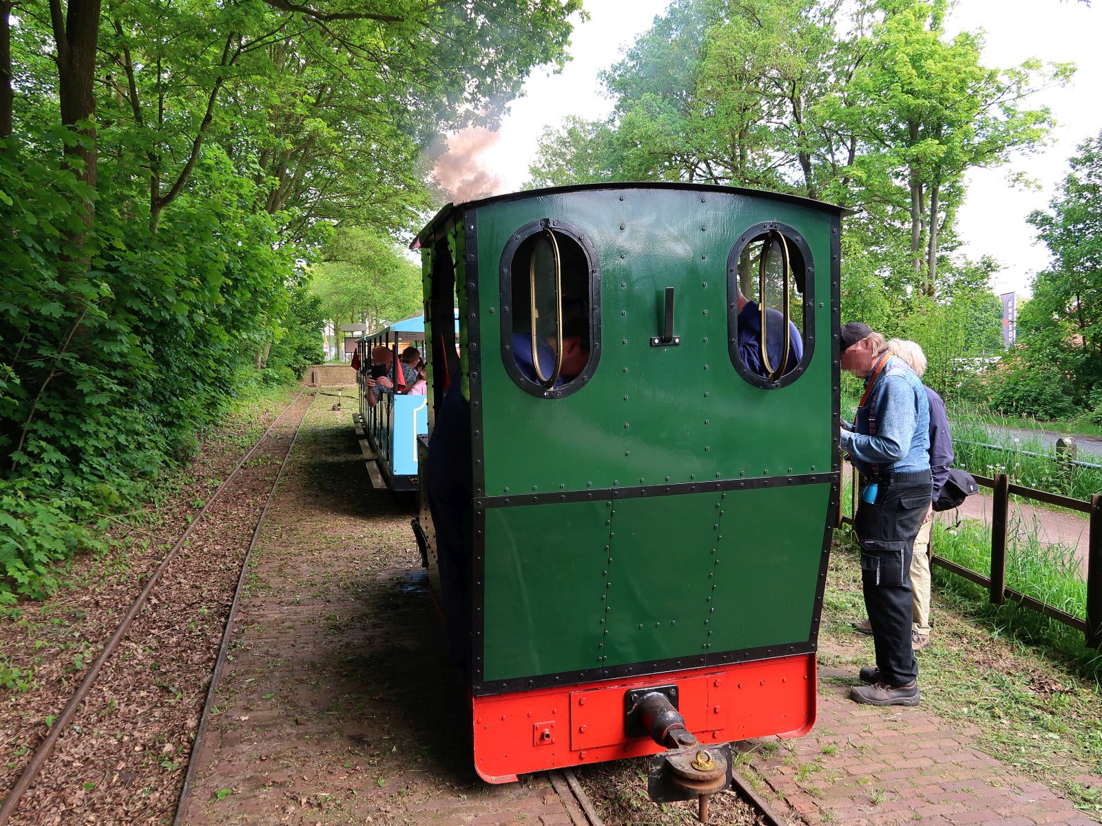 Rijssens Leemspoor Dampflokomotive 3  Maaike  gebaut 1913 Orenstein und Koppel (O&K) Berlin Babelsberg. Ende der Bahnstrecke Schmalspurmuseum Leemspoor, Arend Baanstraat, Rijssen 09-05-2024. 

Rijssens Leemspoor stoomlocomotief 3  Maaike  gebouwd 1913 door Orenstein en Koppel (O&K) Berlin Babelsberg. Eindpunt smalspoormuseum Leemspoor, Arend Baanstraat 09-05-2024.
