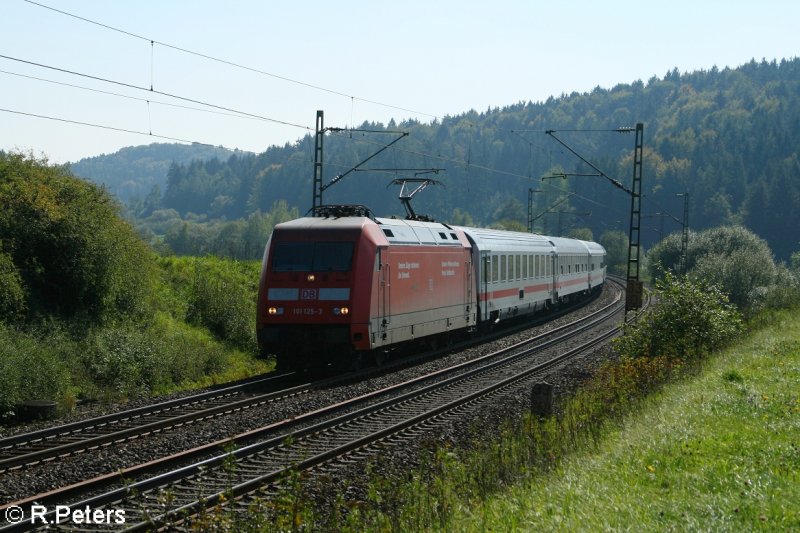 101 125-6 zieht bei Lohhof den IC 2026 Passau – Hamburg am 21.09.07
