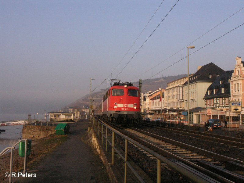 110 427-2 durchf�hrt R�desheim an dem Rhein mit ein RE Wiesbaden. 13.02.08