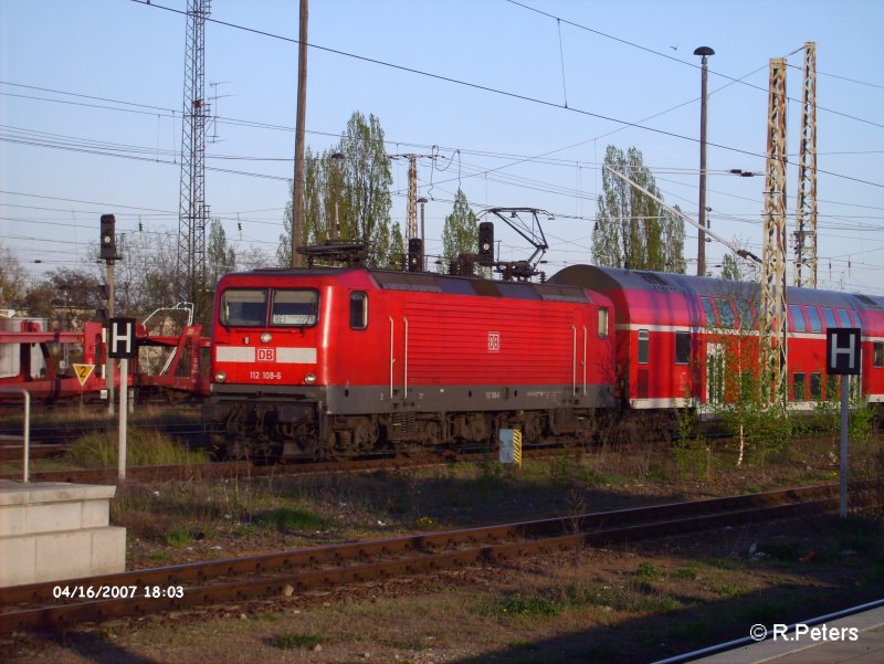 112 108-6 f�hrt in Frankfurt/Oder mit den RE1 Magdeburg HBF ein. 16.04.07