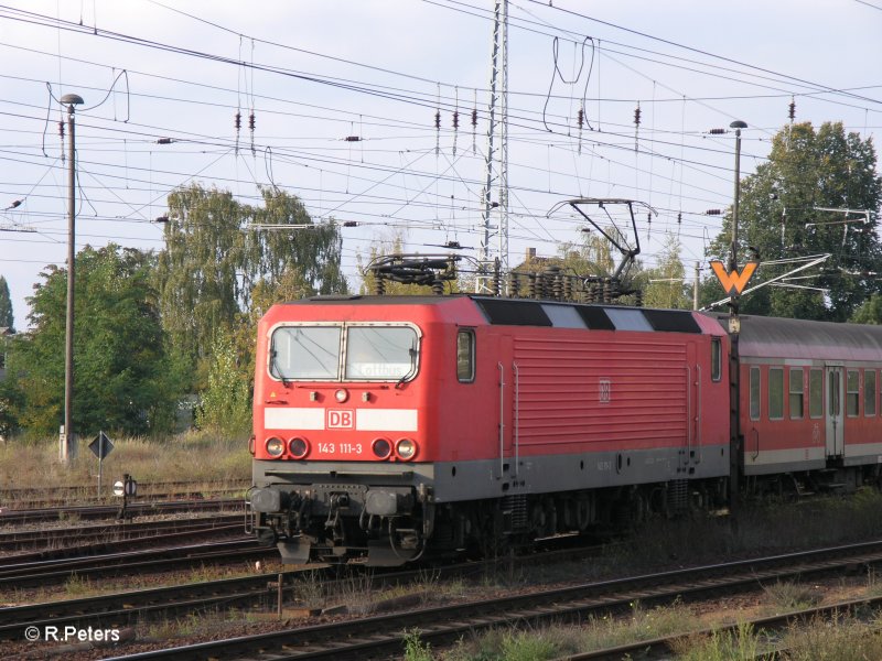 143 111-3 verl�sst Eisenh�ttenstadt mit ein RB 11 Cottbus. 03.10.07