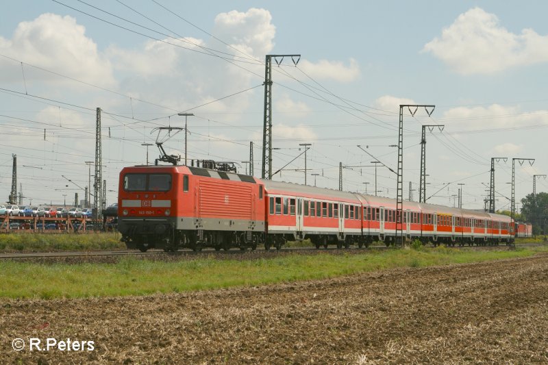 143 150-1 schiebt eine RB Eggm�hl an Regensburg Ost vorbei. 13.09.07