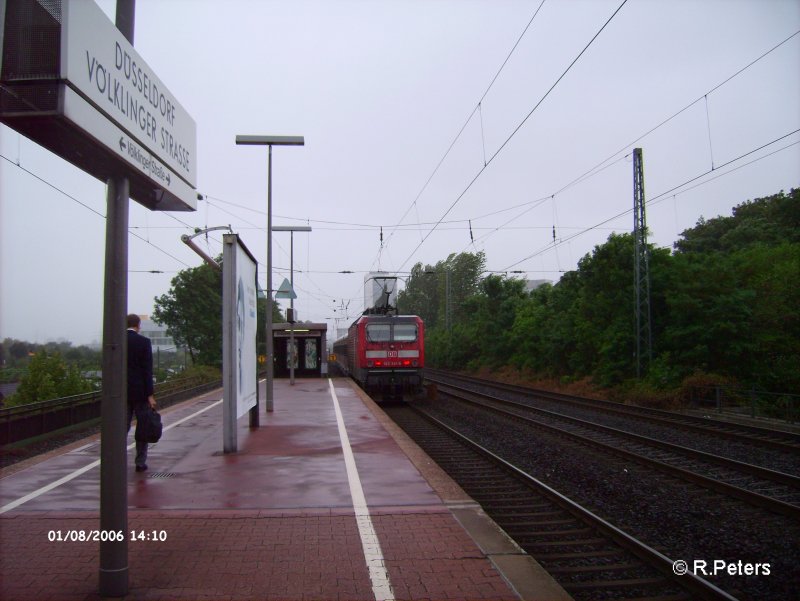 143 241 schiebt die S8 M�nchengladbach in D�sseldorf. 01.08.06