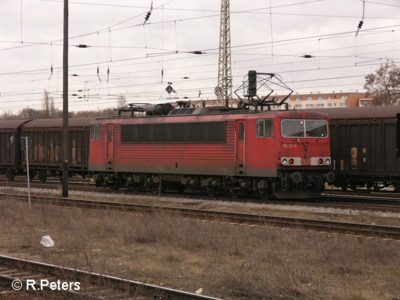 155 211-6 r�ckt solo in Richtung Oderbr�cke aus. Frankfurt/Oder 07.02.08