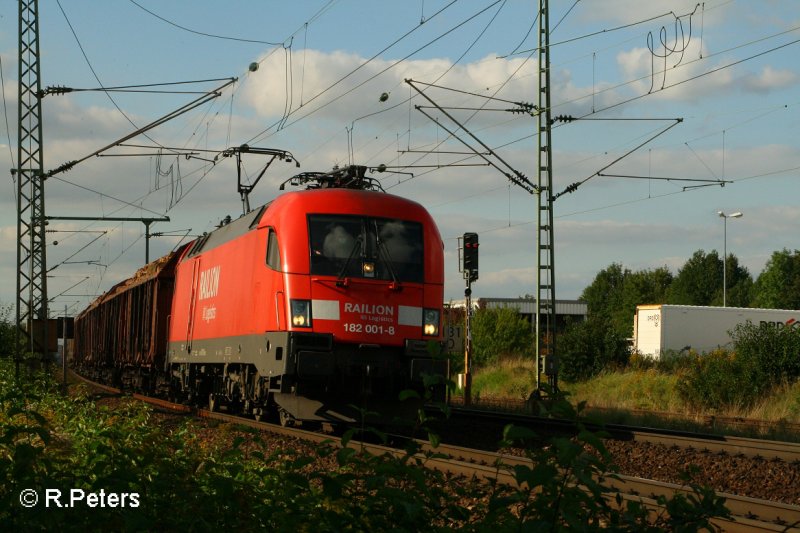 182 001-8 zieht ein Gemischten G�terzug bei Obertraubling. 13.09.07